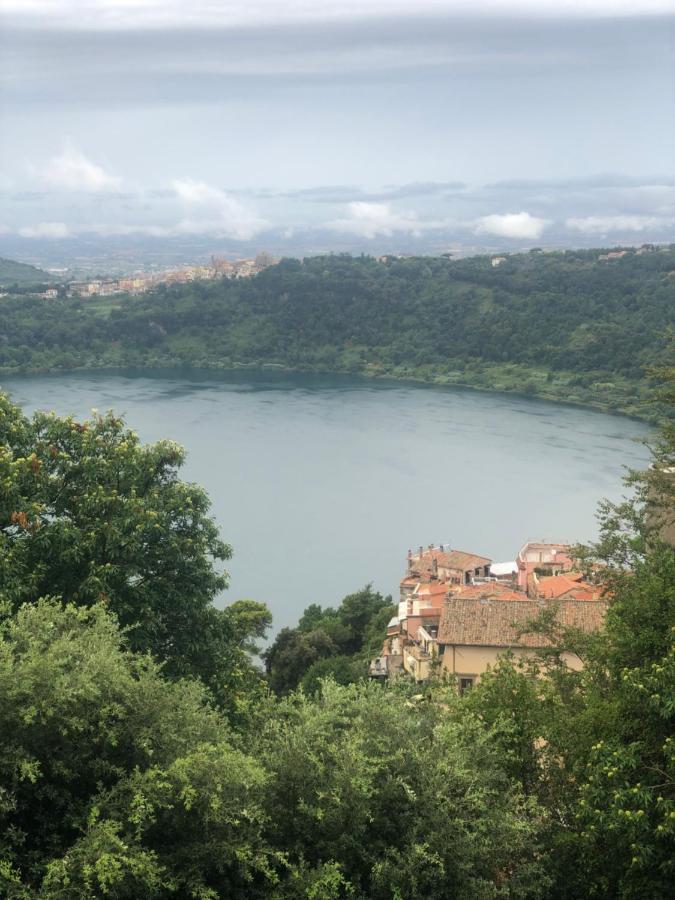 Isola Sul Lago Nemi Exterior foto