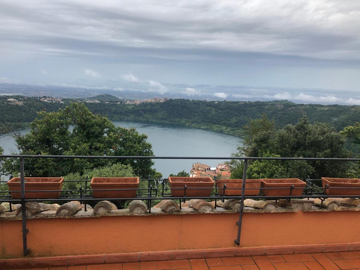 Isola Sul Lago Nemi Exterior foto