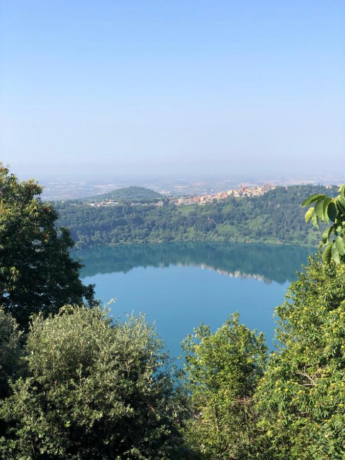 Isola Sul Lago Nemi Exterior foto